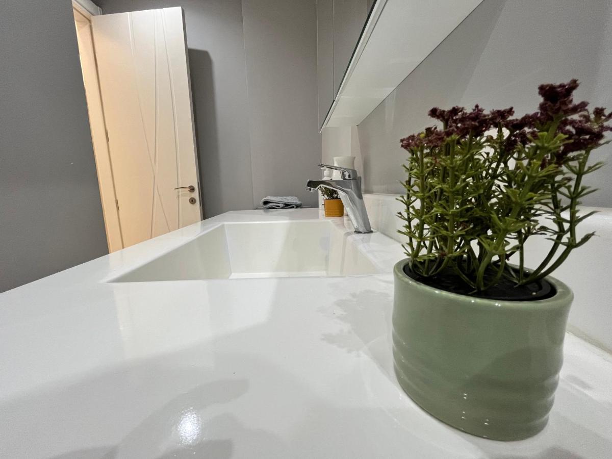 Flat 86 - Explore The Heart Of Tiranë Luaran gambar