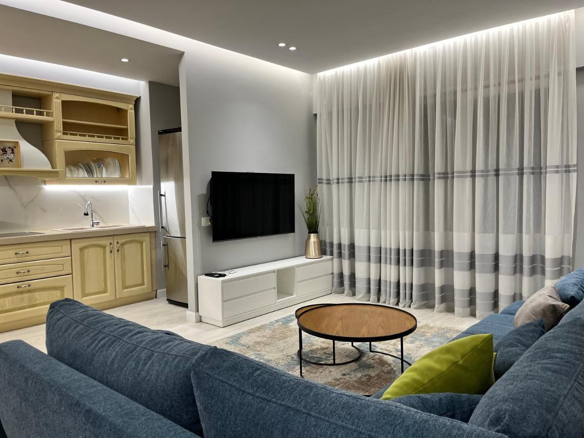 Flat 86 - Explore The Heart Of Tiranë Luaran gambar